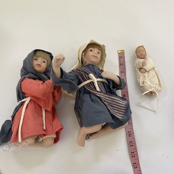 Ashton Drake Galleries Holy Family Nativity Set Porcelain Figurine Dolls Shepard - Picture 10 of 12